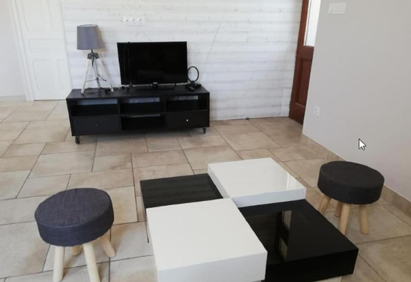 Maison De 100M2 Au Coeur D'Une Pension Equestre Les Sabots De Nina Marcollin Bagian luar foto
